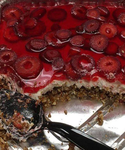 Strawberry Pretzel Cheesecake Dessert